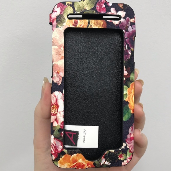 Ardene Handbags - 🦊 3 for $20 Floral Wristlet
